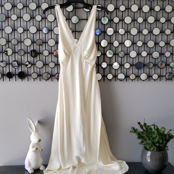 Other - Beautiful Ivory  Chemise